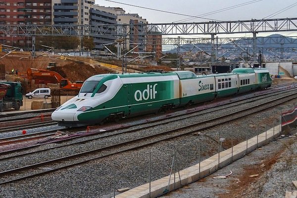 ADIF AV LICITA EL CONTRATO PARA EL SUMINISTRO ELÉCTRICO EN PUNTOS NO TELEMEDIDOS DE LA RED FERROVIARIA PARA LOS AÑOS 2022 Y 2023